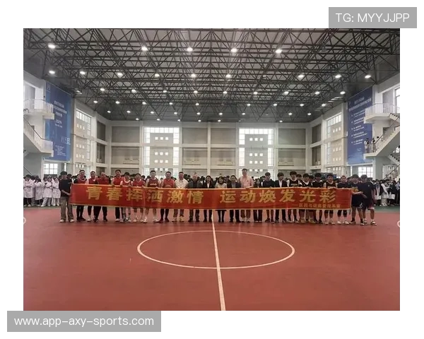 篮球点燃青春激情展现团队力量书写赛场荣耀与拼搏精神