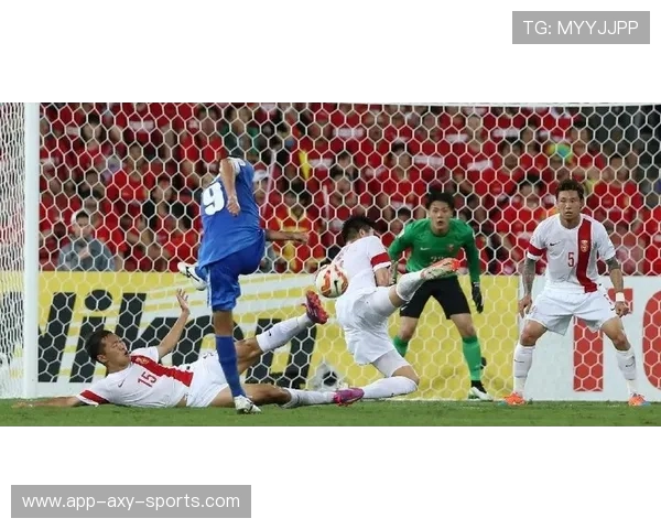 国足逆转取胜掀起全国热潮球迷欢呼见证球队精神崛起