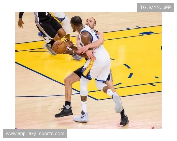 勇士与骑士精彩对决视频回放全程回顾与精彩瞬间解析 勇士与骑士精彩对决视频回放全程回顾与精彩瞬间解析